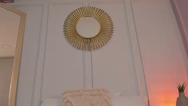 CharlotteBrownn  online show from 05/15/26, 11:01