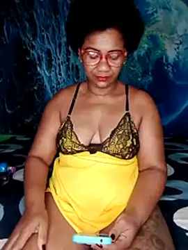 Snapshot of analgetica chatting on 11/11/25, 11:43 analgetica online show from 11/11/25, 11:43