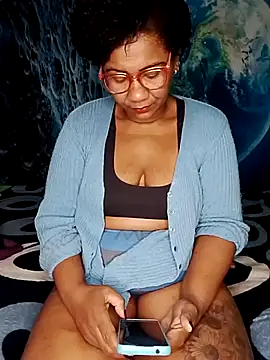 Snapshot of analgetica chatting on 11/12/25, 11:32 analgetica online show from 11/12/25, 11:32