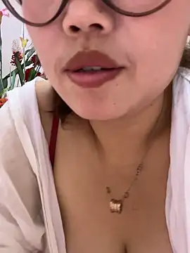 feifei 521 online show from 10/01/25, 02:01