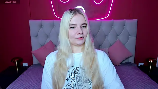 RuthBryant online show from 11/08/25, 01:06