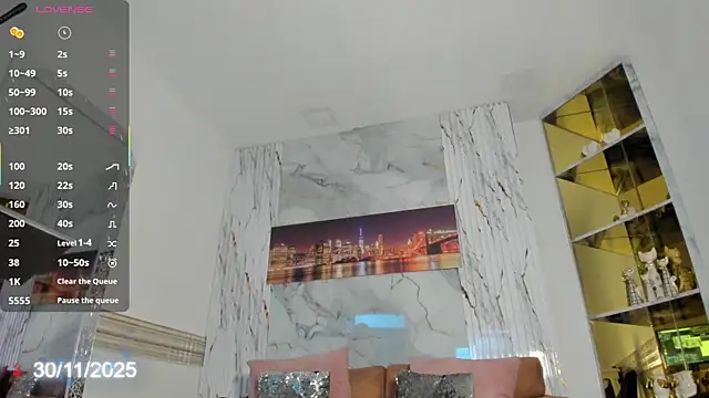 Sophi Johnson online show from 11/30/25, 05:11