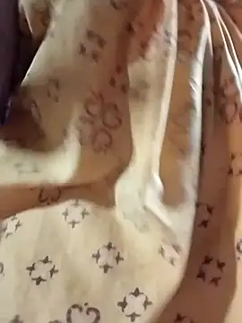 rani8008 online show from 09/25/25, 06:17