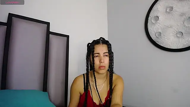 Snapshot of Lucy-23 chatting on 11/22/25, 04:22 Lucy-23 online show from 11/22/25, 04:22