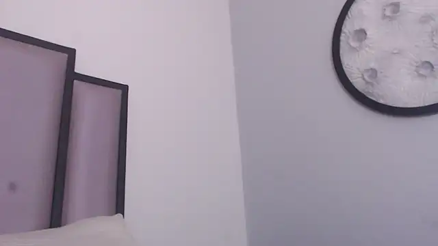 Snapshot of Lucy-23 chatting on 11/28/25, 04:59 Lucy-23 online show from 11/28/25, 04:59