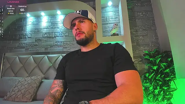 Snapshot of dominic_de_luca chatting on 09/25/25, 03:21 dominic de luca online show from 09/25/25, 03:21