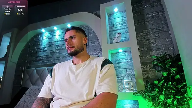 Snapshot of dominic_de_luca chatting on 09/27/25, 02:05 dominic de luca online show from 09/27/25, 02:05