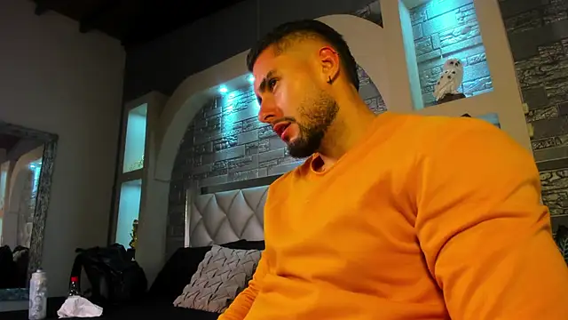 Snapshot of dominic_de_luca chatting on 09/29/25, 02:06 dominic de luca online show from 09/29/25, 02:06