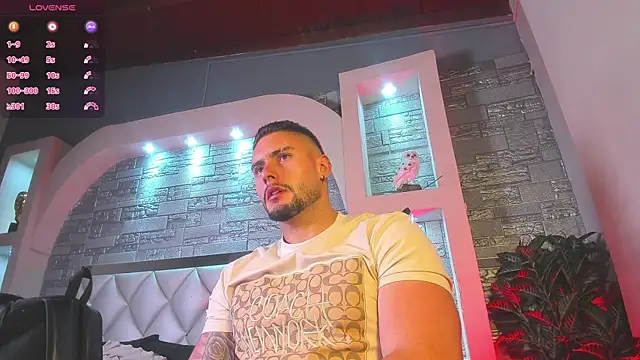 Snapshot of dominic_de_luca chatting on 10/04/25, 02:42 dominic de luca online show from 10/04/25, 02:42