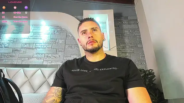 Snapshot of dominic_de_luca chatting on 10/07/25, 02:53 dominic de luca online show from 10/07/25, 02:53