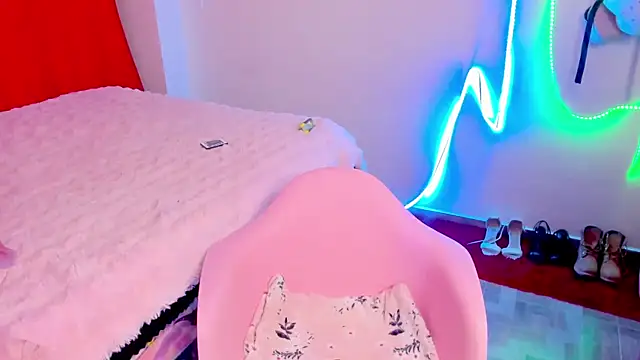 larsonbeverly online show from 09/24/25, 12:14