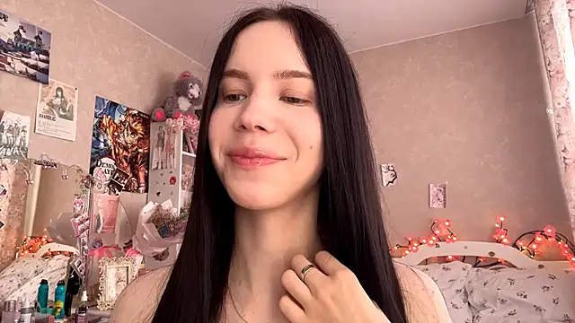 Snapshot of AxyKitten chatting on 10/10/25, 10:14 AxyKitten online show from 10/10/25, 10:14