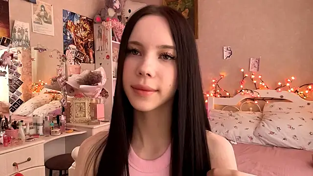 Snapshot of AxyKitten chatting on 10/19/25, 09:21 AxyKitten online show from 10/19/25, 09:21