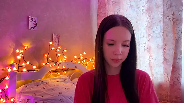 Snapshot of AxyKitten chatting on 10/20/25, 12:16 AxyKitten online show from 10/20/25, 12:16