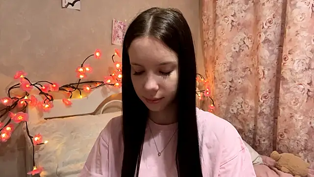 Snapshot of AxyKitten chatting on 11/09/25, 01:53 AxyKitten online show from 11/09/25, 01:53