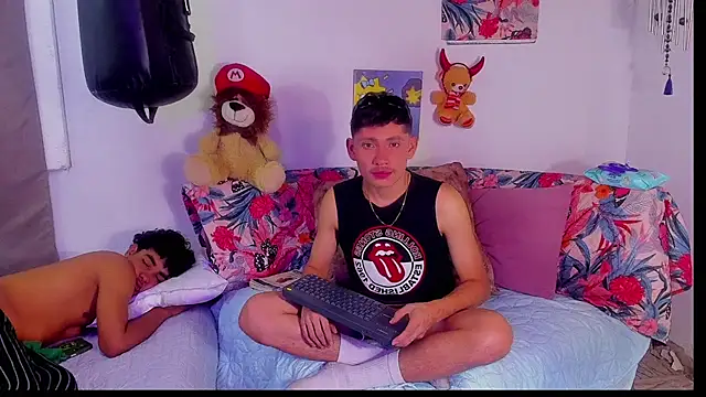 elfernh online show from 10/05/25, 04:33