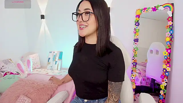 Snapshot of justonecute chatting on 10/02/25, 10:50 justonecute online show from 10/02/25, 10:50