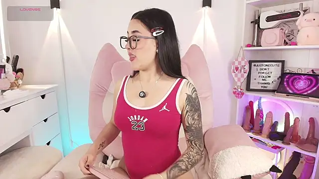 justonecute online show from 06/02/26, 04:47
