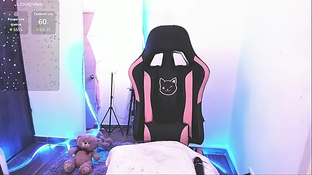 Snapshot of samiacooper25 chatting on 11/05/25, 09:42 samiacooper25 online show from 11/05/25, 09:42