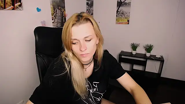 PeppyMia online show from 10/03/25, 07:16