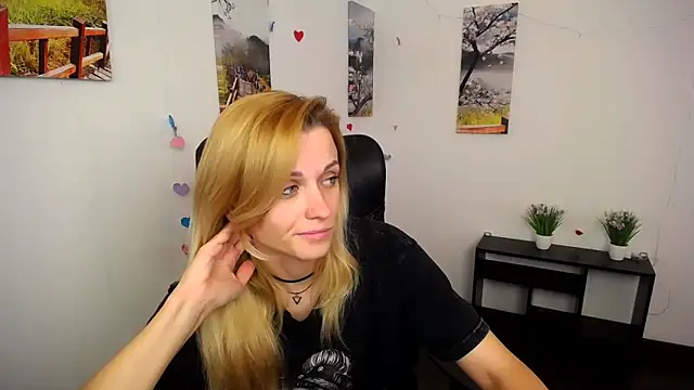 PeppyMia online show from 10/16/25, 10:38