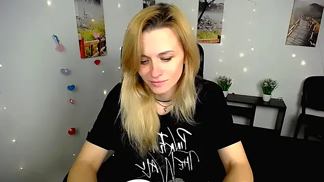 PeppyMia online show from 11/05/25, 06:57