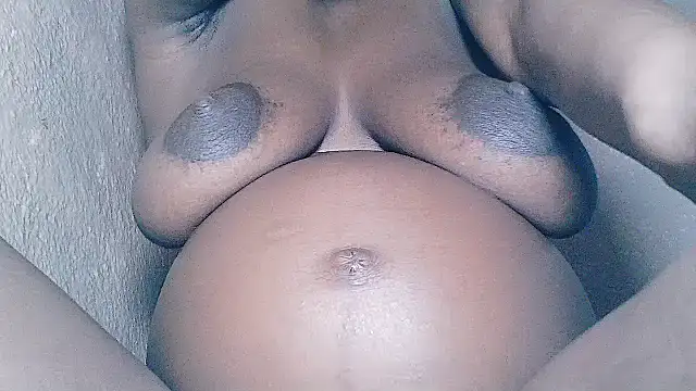 Snapshot of Chloe2001 chatting on 11/25/25, 09:31 Chloe2001 online show from 11/25/25, 09:31