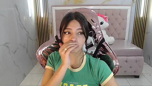 Snapshot of alehp_rose_s chatting on 11/22/25, 01:10 alehp rose s online show from 11/22/25, 01:10