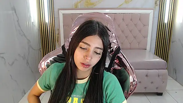 Snapshot of alehp_rose_s chatting on 11/28/25, 01:03 alehp rose s online show from 11/28/25, 01:03