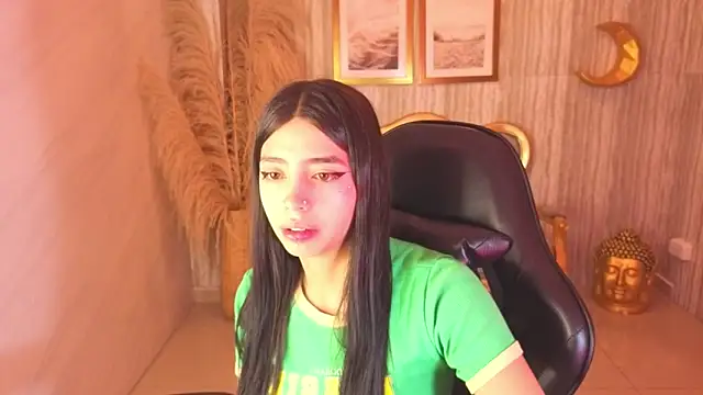 Snapshot of alehp_rose_s chatting on 12/14/25, 01:05 alehp rose s online show from 12/14/25, 01:05