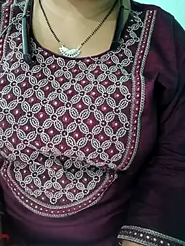 Snapshot of Anjali-bhabhi chatting on 10/11/25, 06:01 Anjali-bhabhi online show from 10/11/25, 06:01