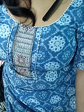 Snapshot of Anjali-bhabhi chatting on 11/04/25, 10:42 Anjali-bhabhi online show from 11/04/25, 10:42