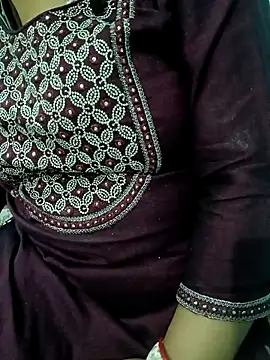 Snapshot of Anjali-bhabhi chatting on 11/06/25, 05:58 Anjali-bhabhi online show from 11/06/25, 05:58