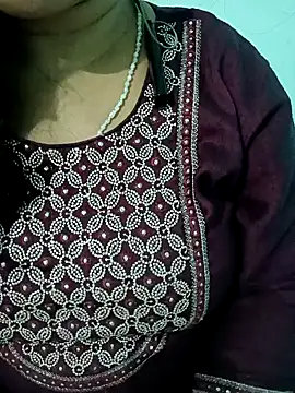 Snapshot of Anjali-bhabhi chatting on 11/07/25, 06:52 Anjali-bhabhi online show from 11/07/25, 06:52