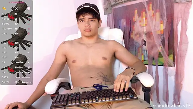 Snapshot of an_drew18 chatting on 10/31/25, 01:56 an drew18 online show from 10/31/25, 01:56