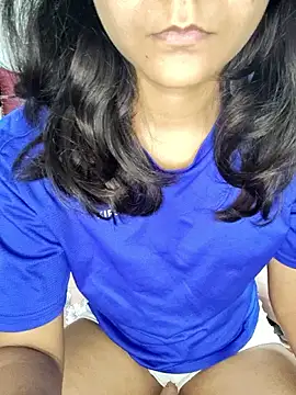 tanisha-2005 online show from 12/17/25, 11:55