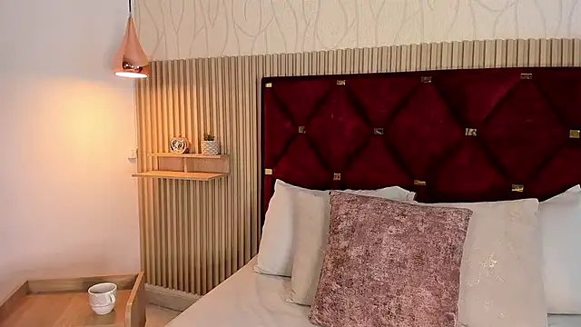 Snapshot of Laura_Ivy chatting on 09/26/25, 12:20 Laura Ivy online show from 09/26/25, 12:20