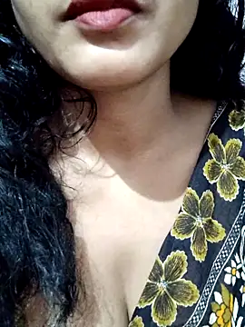 Snapshot of spicysuhana chatting on 09/15/25, 11:49 spicysuhana online show from 09/15/25, 11:49