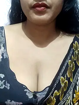 Snapshot of spicysuhana chatting on 10/08/25, 04:37 spicysuhana online show from 10/08/25, 04:37