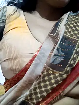 Snapshot of spicysuhana chatting on 10/09/25, 06:11 spicysuhana online show from 10/09/25, 06:11