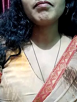 Snapshot of spicysuhana chatting on 10/15/25, 12:22 spicysuhana online show from 10/15/25, 12:22