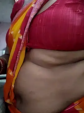 Snapshot of spicysuhana chatting on 10/26/25, 12:00 spicysuhana online show from 10/26/25, 12:00