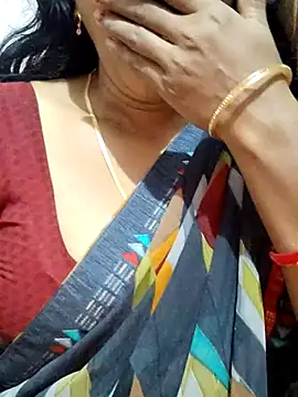 Snapshot of spicysuhana chatting on 11/21/25, 12:43 spicysuhana online show from 11/21/25, 12:43