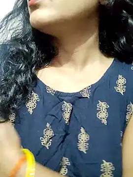 Snapshot of spicysuhana chatting on 04/18/26, 07:01 spicysuhana online show from 04/18/26, 07:01