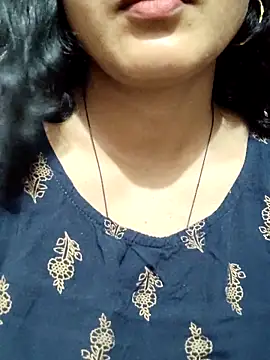 Snapshot of spicysuhana chatting on 04/19/26, 12:33 spicysuhana online show from 04/19/26, 12:33