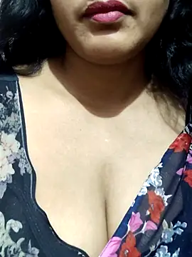 Snapshot of spicysuhana chatting on 04/25/26, 05:54 spicysuhana online show from 04/25/26, 05:54