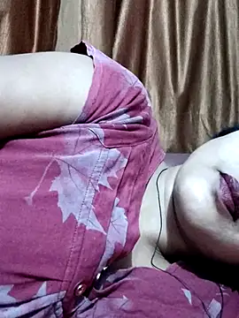 Snapshot of spicysuhana chatting on 06/21/26, 02:03 spicysuhana online show from 06/21/26, 02:03