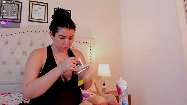 Snapshot of cristhi_esterling chatting on 10/22/25, 12:27 cristhi esterling online show from 10/22/25, 12:27