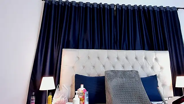 Snapshot of cristhi_esterling chatting on 10/23/25, 12:37 cristhi esterling online show from 10/23/25, 12:37