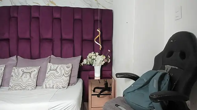 cloe spencerr online show from 12/16/25, 04:56